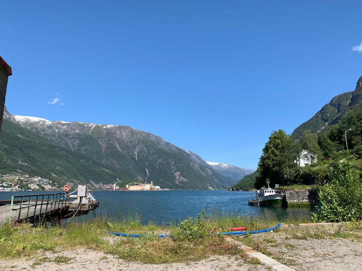 Trolltunga Fjordview Aparthotel Odda Kültér fotó