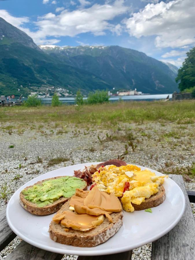 Trolltunga Fjordview Aparthotel Odda Kültér fotó