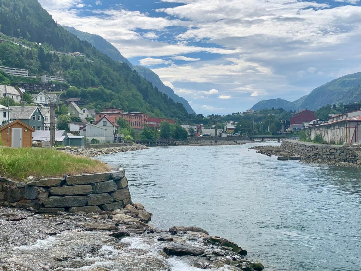 Trolltunga Fjordview Aparthotel Odda Kültér fotó