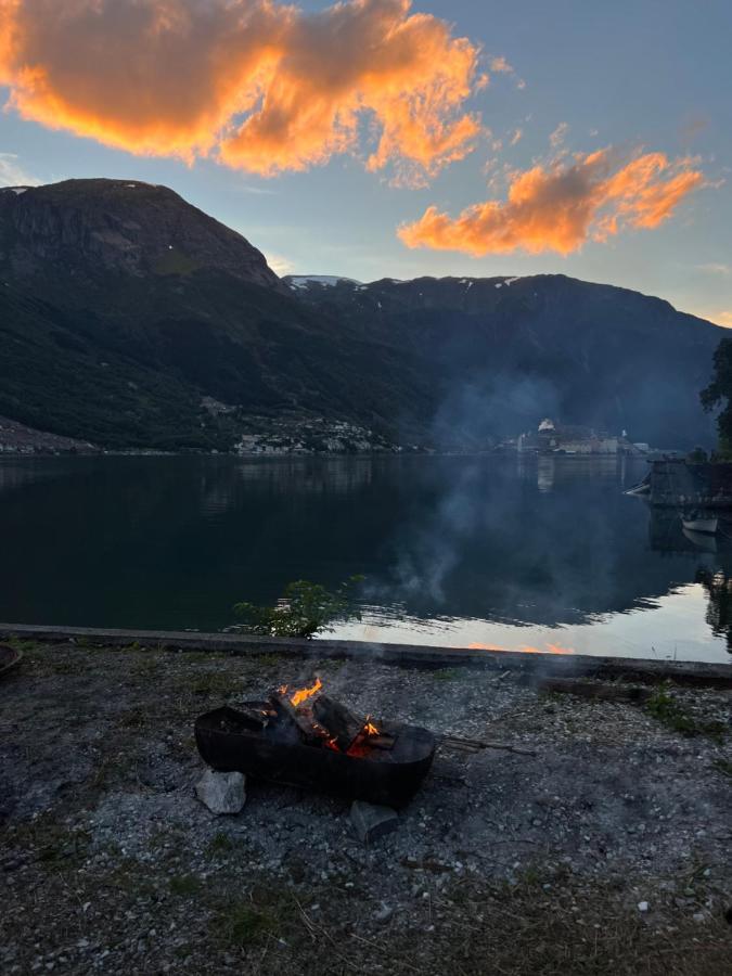 Trolltunga Fjordview Aparthotel Odda Kültér fotó