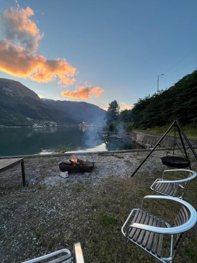 Trolltunga Fjordview Aparthotel Odda Kültér fotó