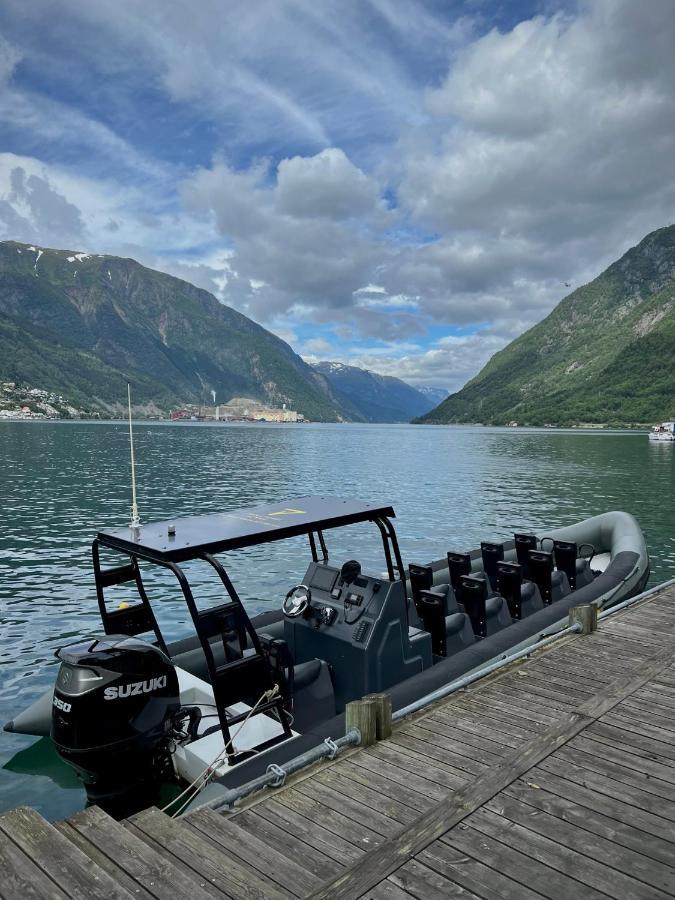 Trolltunga Fjordview Aparthotel Odda Kültér fotó